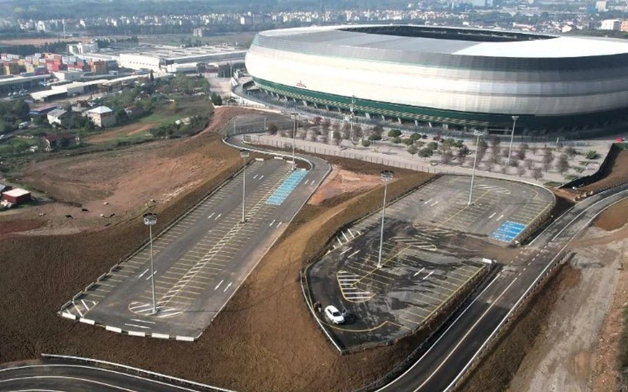 Kocaeli stadına 5 bin araçlık otopark yapıldı