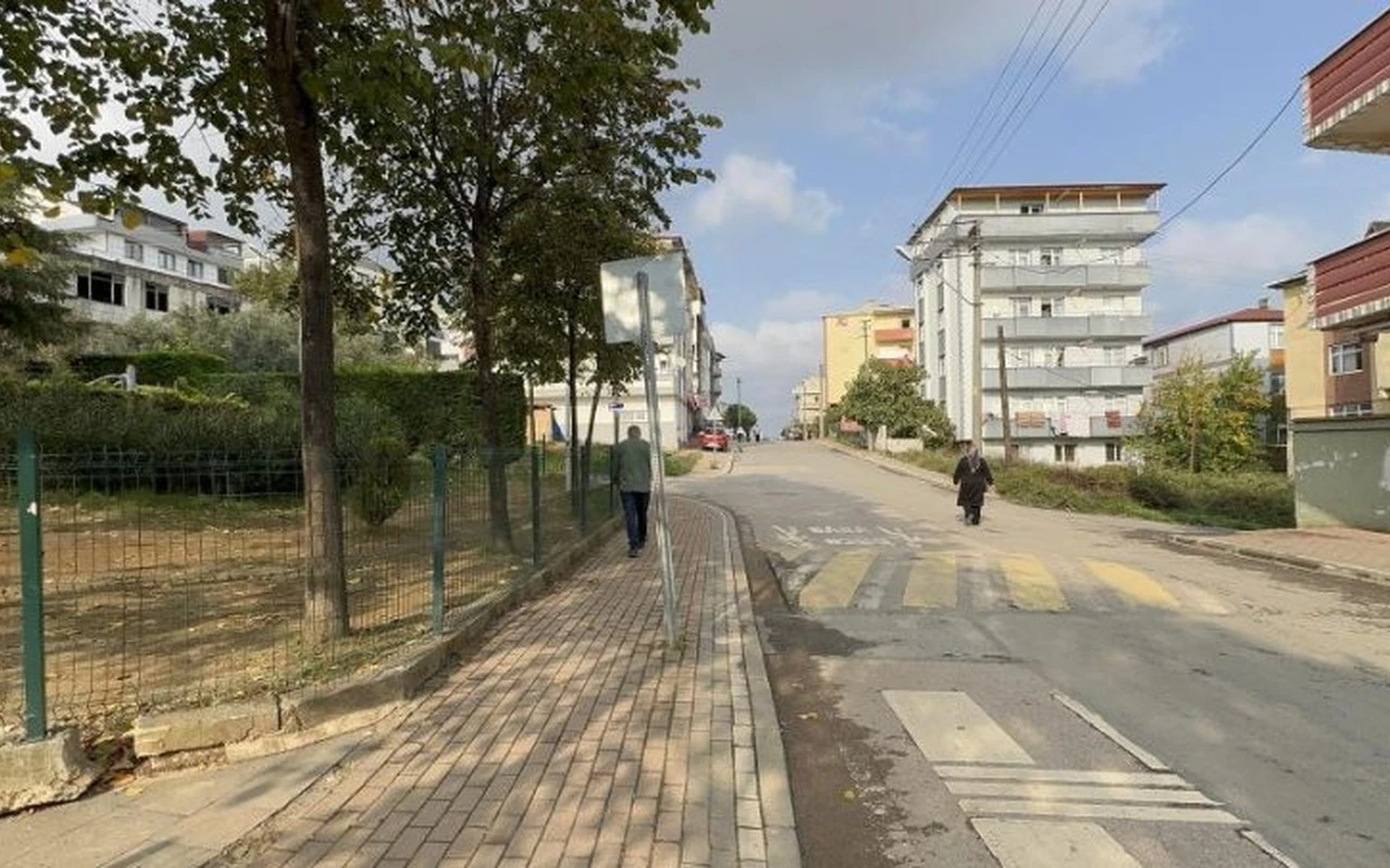 Gebze'de çöp kamyonu belediye işçisine çarptı