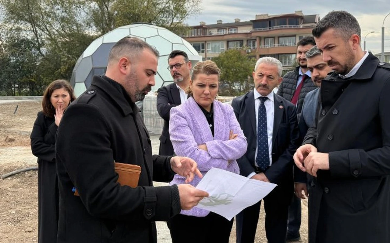 İzmit belediyesi teknogaraj ve kütüphane projesini inceledi