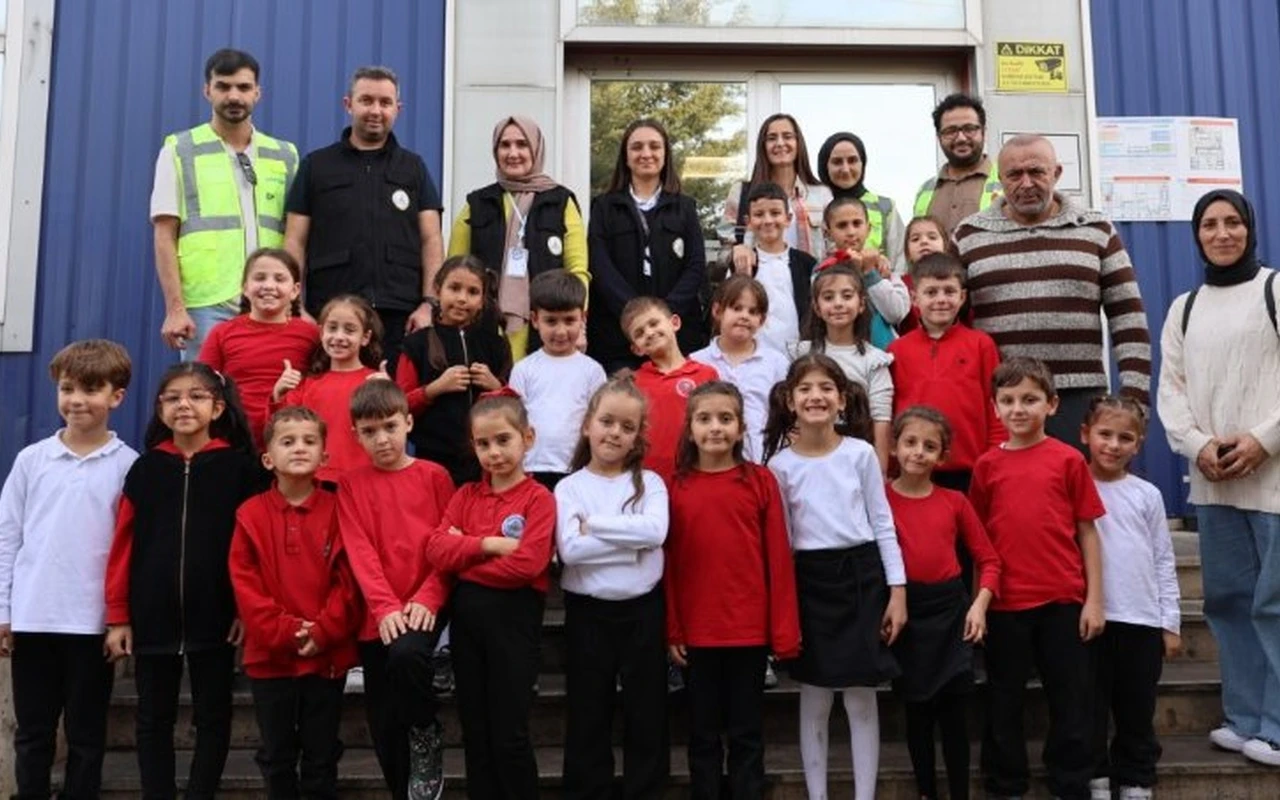 "Kartepe belediyesi ilkokullarda geri dönüşüm eğitimi veriyor"