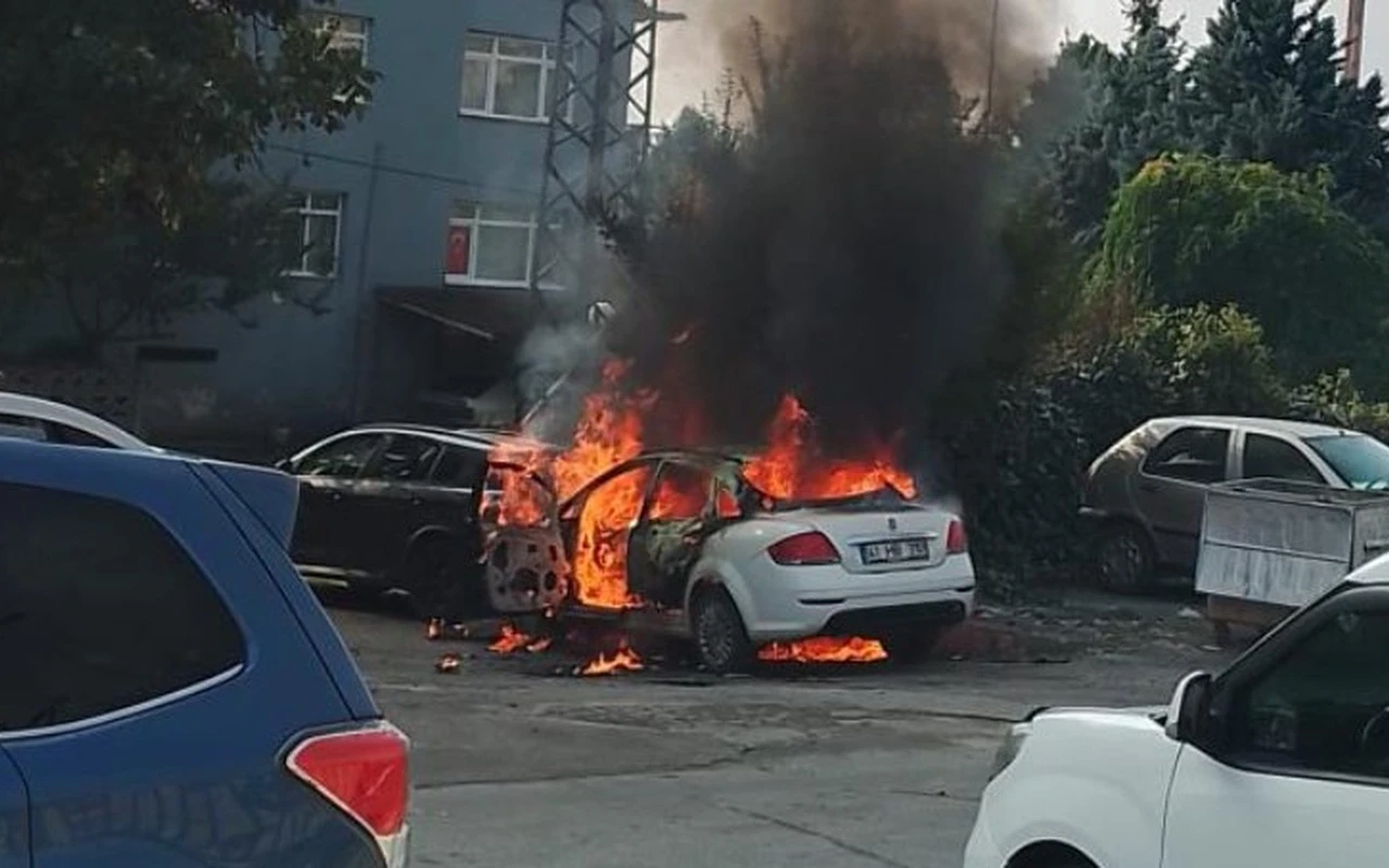 Kocaeli’de yakıt alan araç alev aldı