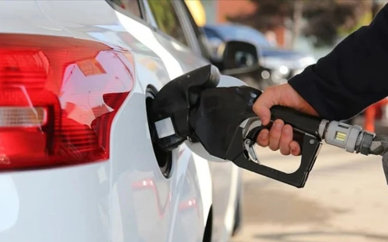 Akaryakıta çifte indirim geldi