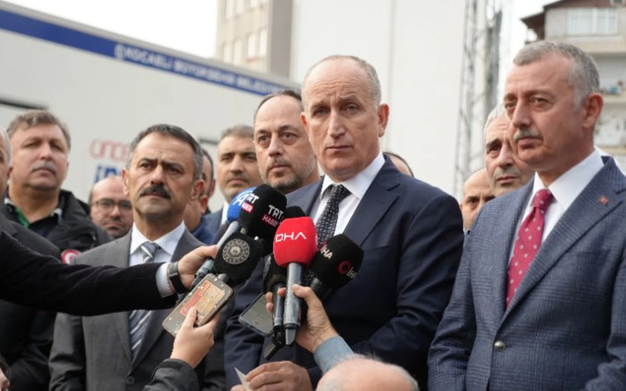 Gebze'de bina çöktü 4 ölü