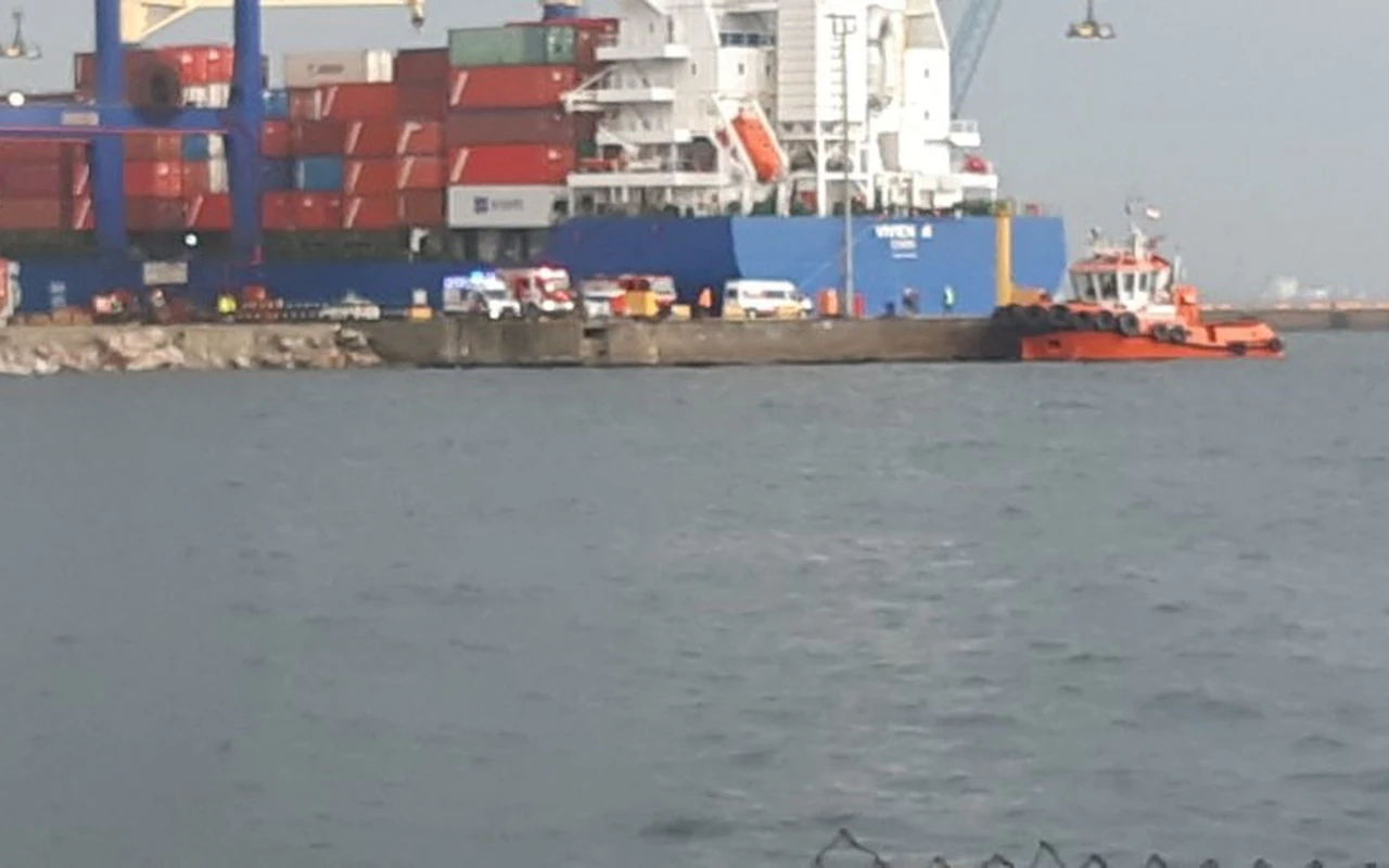 Kocaeli’de kayık kazasında bir kişi kurtarıldı