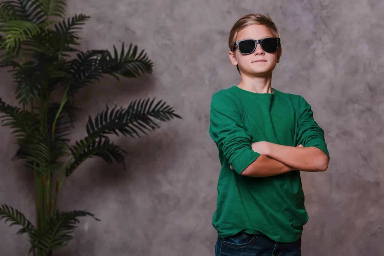 Erkek Çocuk Günlük Kombinlerinde Renk ve Tarz Uyumu