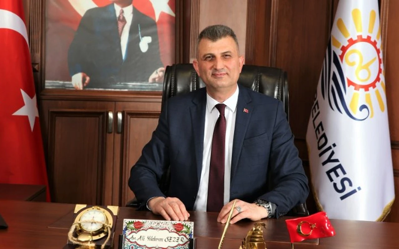 Gölcük belediye başkanı öğretmenler günü kutladı