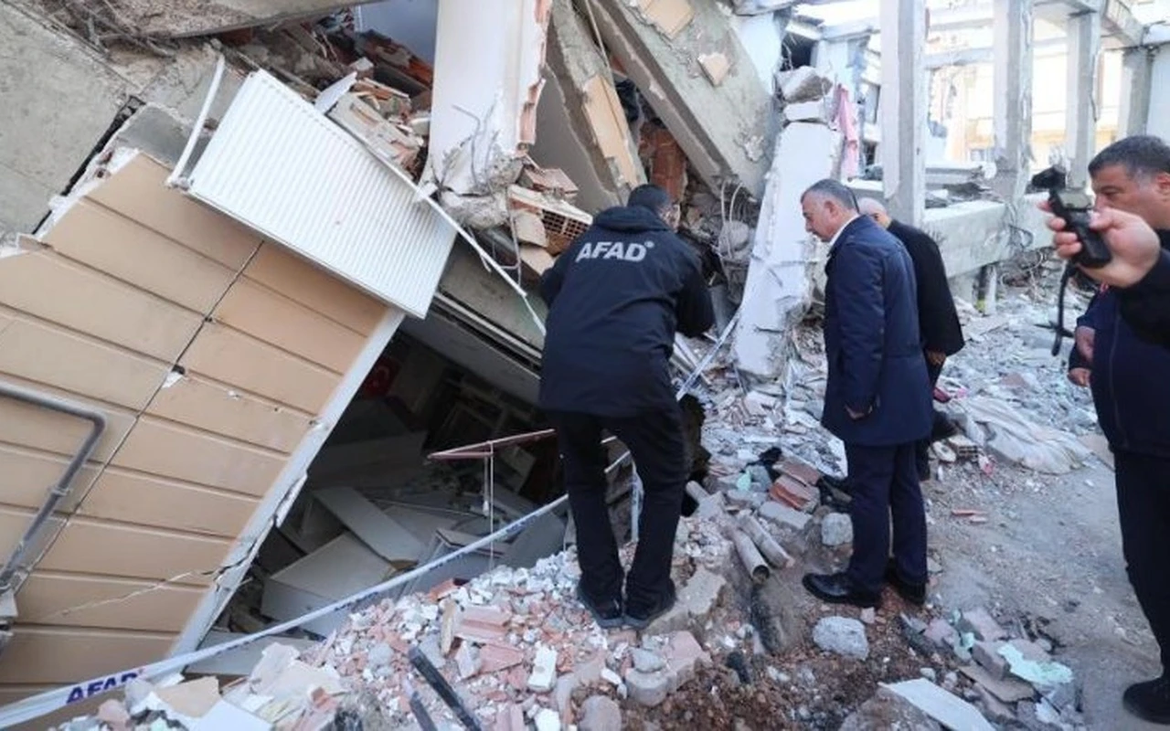 Gebze'de zemin hareketi 72 daire boşalttı