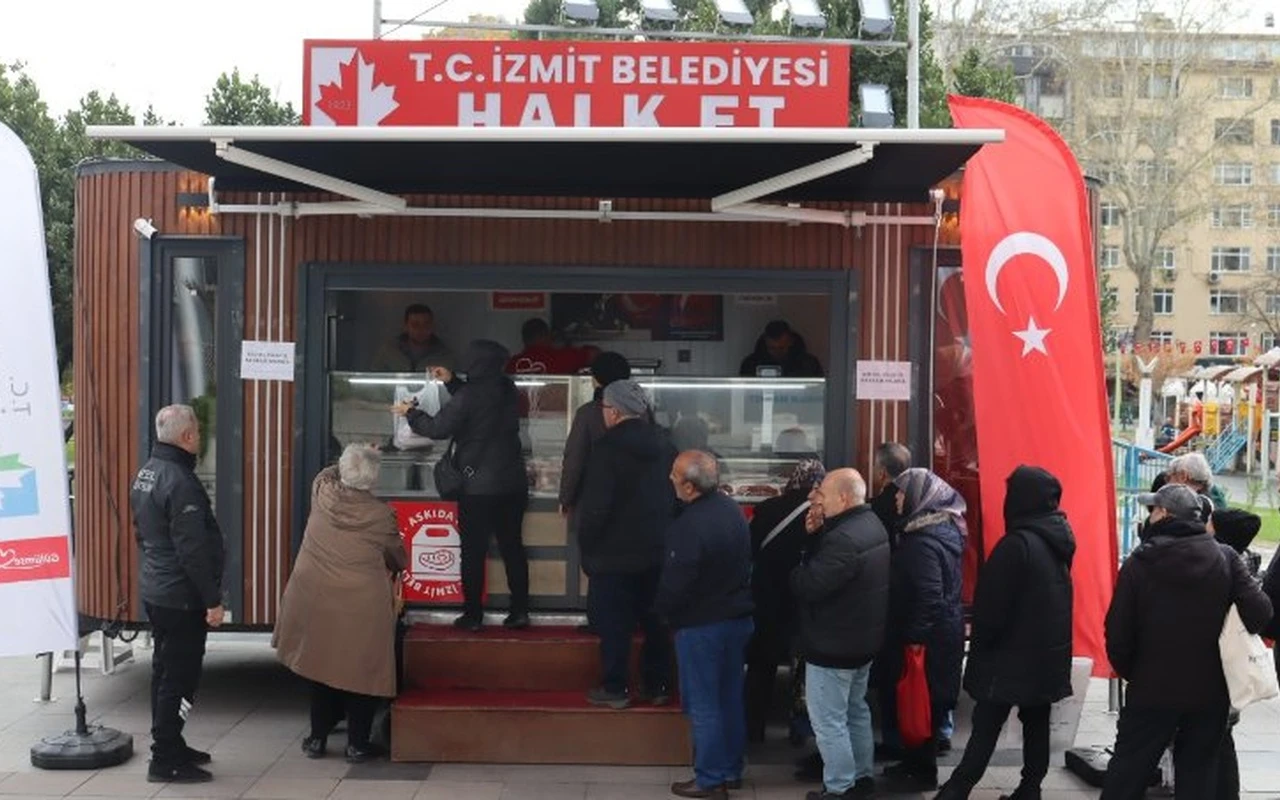 İzmit Halk Et Mobil Aracıyoğun ilgi gördü