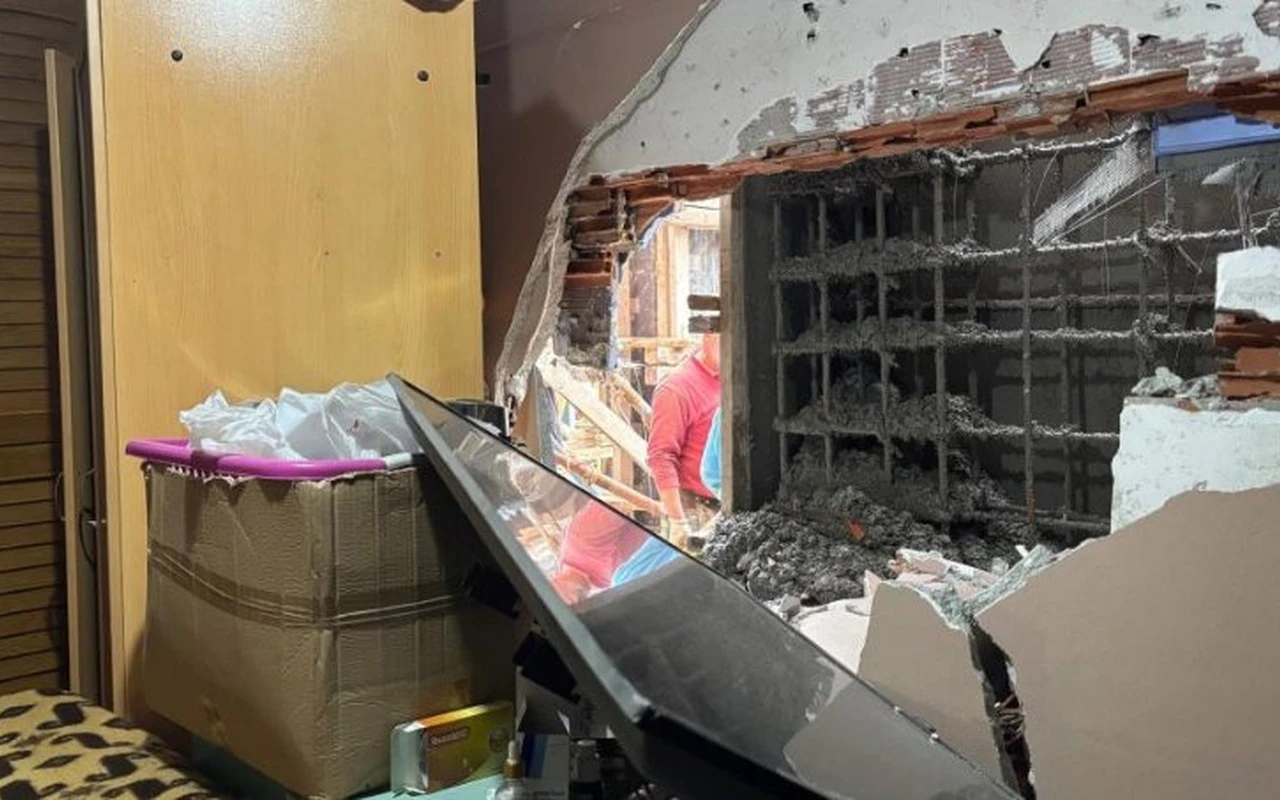 Kocaeli'de inşaat duvarı yıkıldı