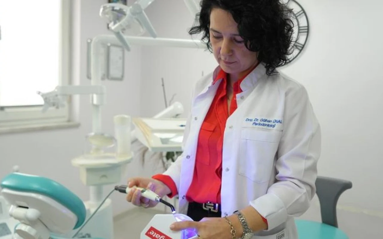 Sosyal medyada satılan diş beyazlatıcılar sağlığa zarar veriyor