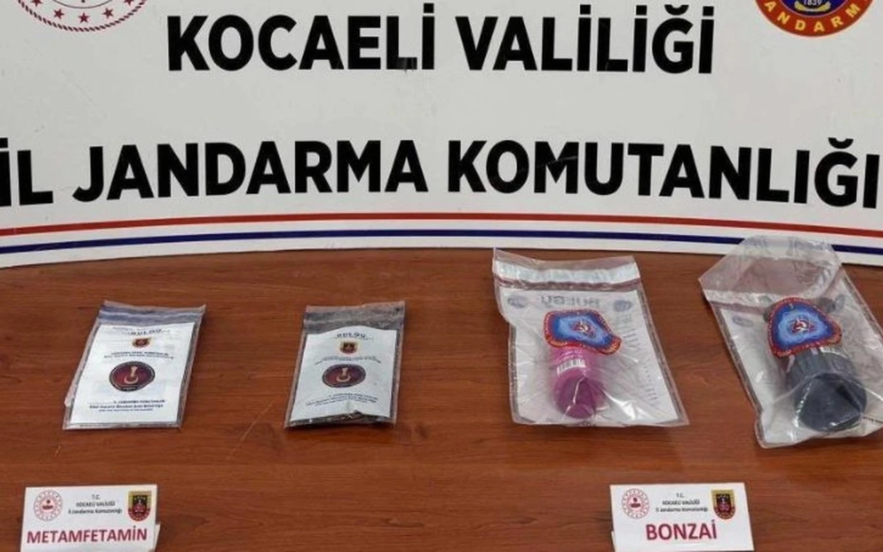 Kocaeli jandarması uyuşturucu operasyonunda dolandırıcıyı yakaladı