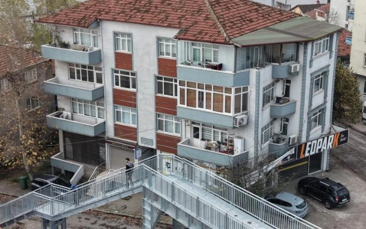 Körfez’de üst geçit yeniden inşa edildi