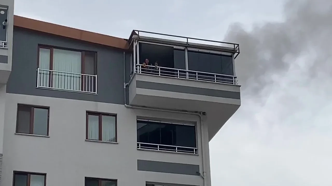 Kocaeli'de yangın paniği: Mahsur kalanlar kurtarıldı