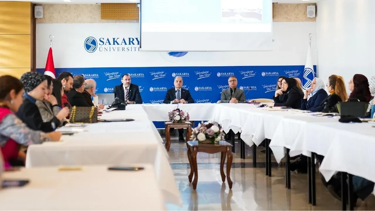 Sakarya Üniversitesi, Toplumsal Katkı ve Sürdürülebilirlik Koordinatörlüğü (TOKAS) tarafından çalıştay düzenledi