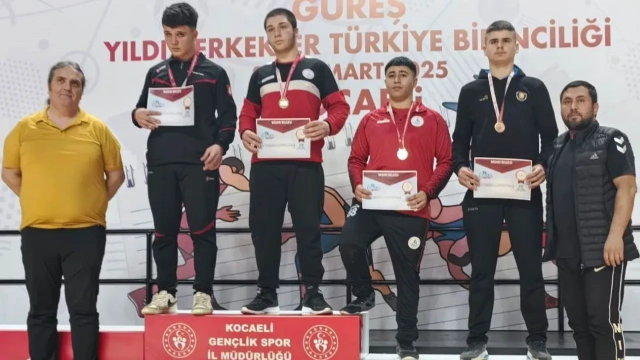 Kocaeli’de düzenlenen Güreş Turnuvasında Körfez rüzgarı esti