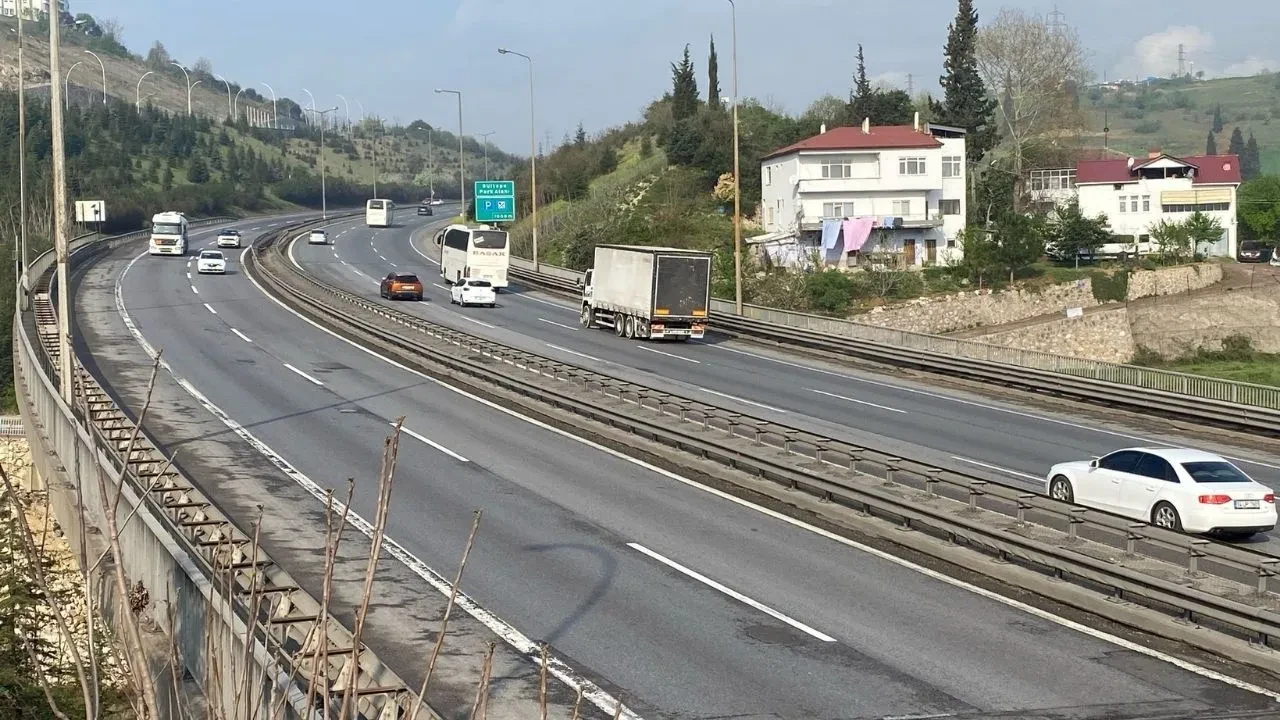 Bayram tatilinin ilk gününde Kocaeli otoyolları boş kaldı