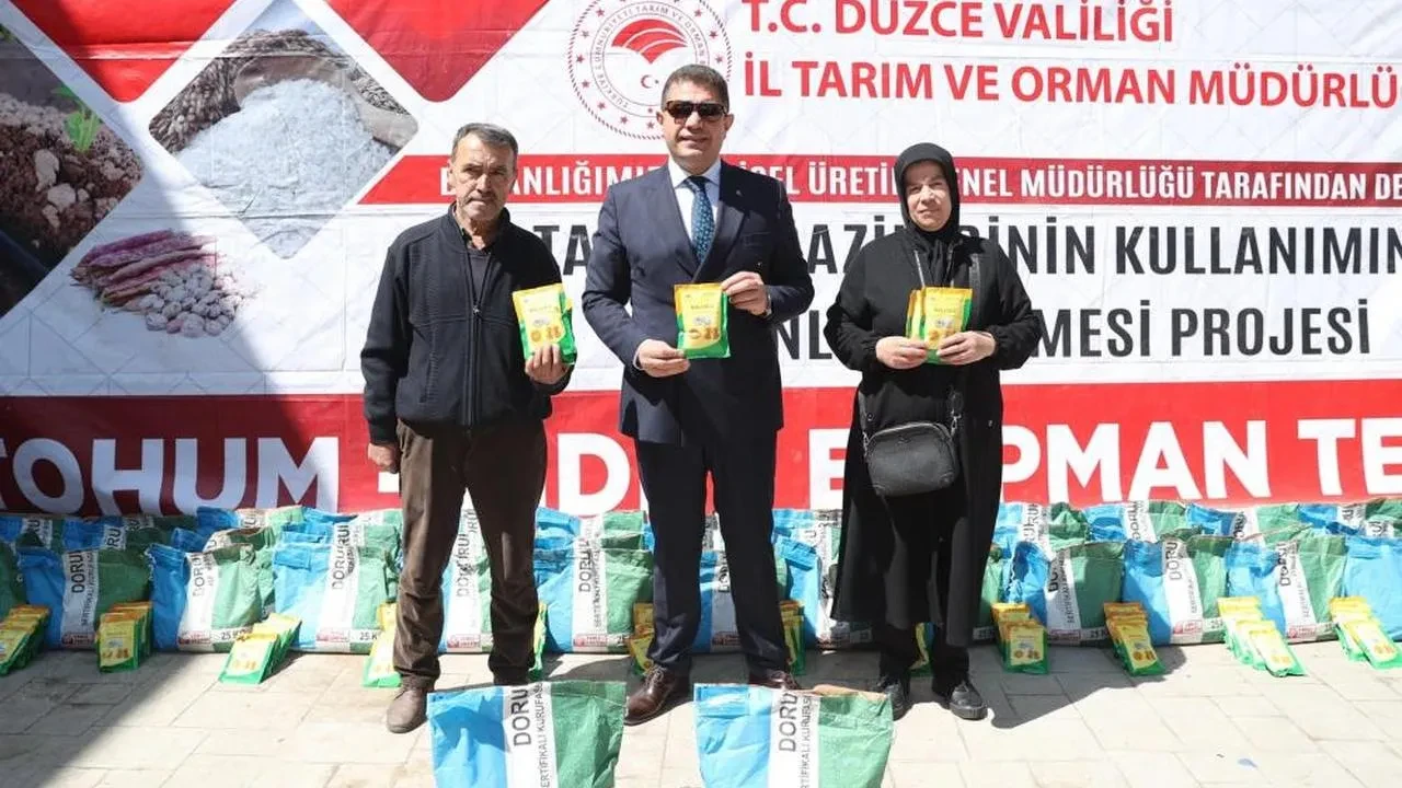 Ekilmedik yer kalmayacak: Düzce'de 73 üreticiye ücretsiz fasulye ve bal kabağı tohumu verildi