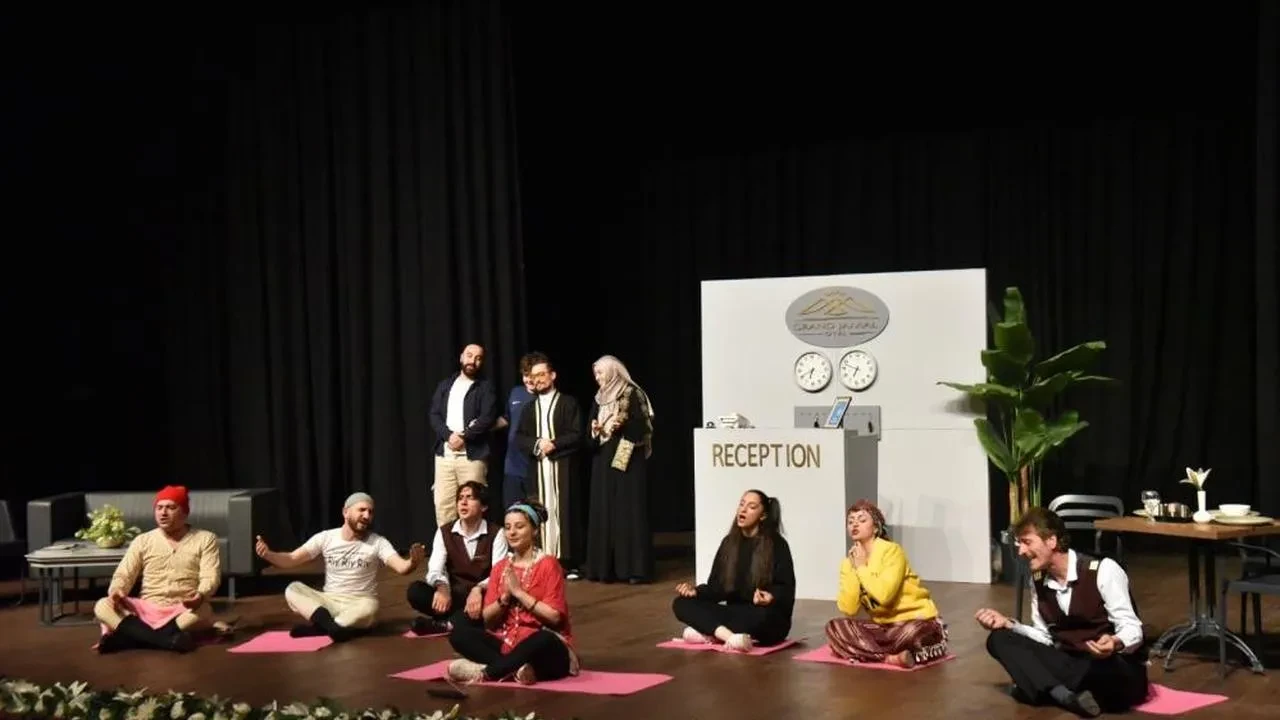 Başiskele'de Trabzon rüzgârı: 'Şükran Trabzon' oyunu büyük ilgi gördü