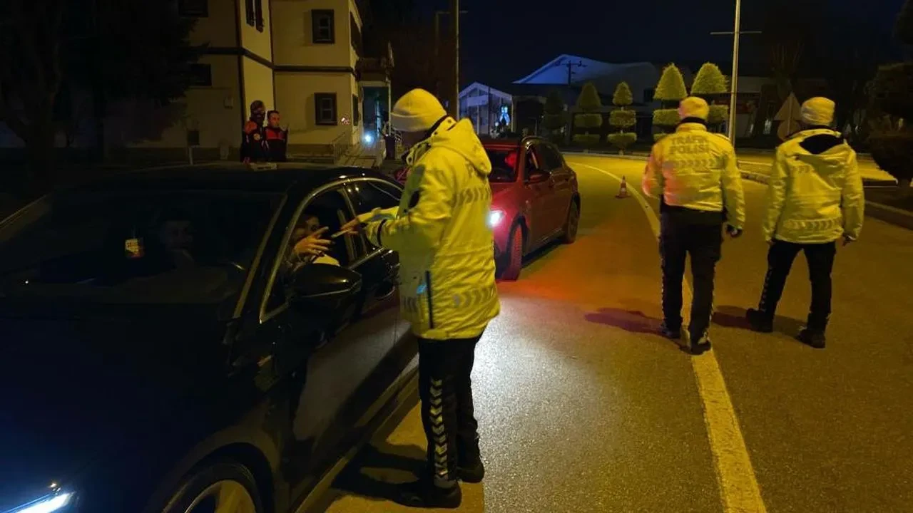 Bolu'da sürücüler dikkat: 1 haftada 9.5 milyon TL ceza kesildi, 223 araç trafikten çekildi
