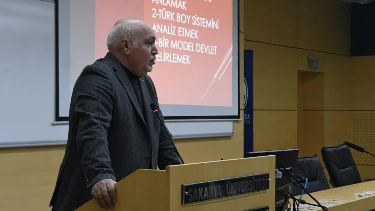 Prof. Dr. Taşağıl Sakarya'da açıkladı: Türklerin kökleri ve tarihinin altın çağı