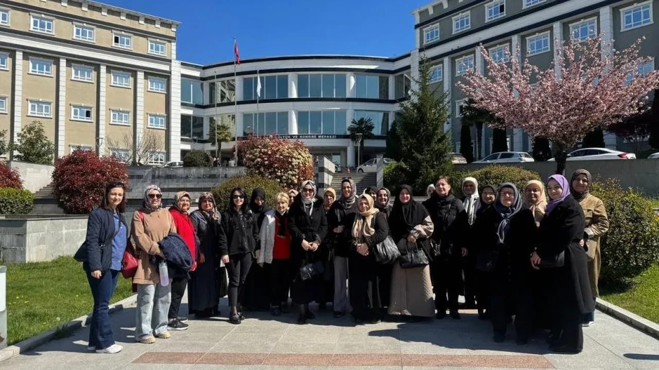 Sakarya'daki otizm buluşmasında önemli anlar: Özel çocuklar ve ailelerine uzmanlardan kritik tavsiyeler