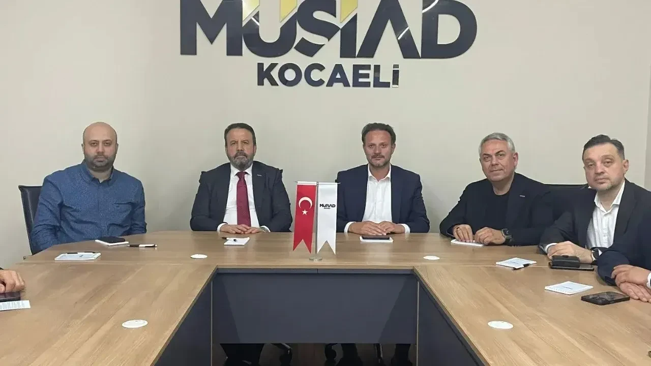 Kocaeli'de inşaat sektörünün geleceği için kritik toplantı: Kentsel dönüşüm ve iş birlikleri masaya yatırıldı