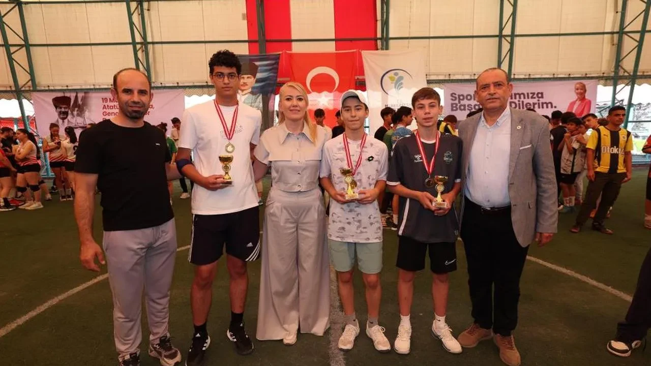 19 Mayıs Gençlik Haftası'nda ödüller dağıtıldı: Başkan Doğan'dan sporculara tebrik