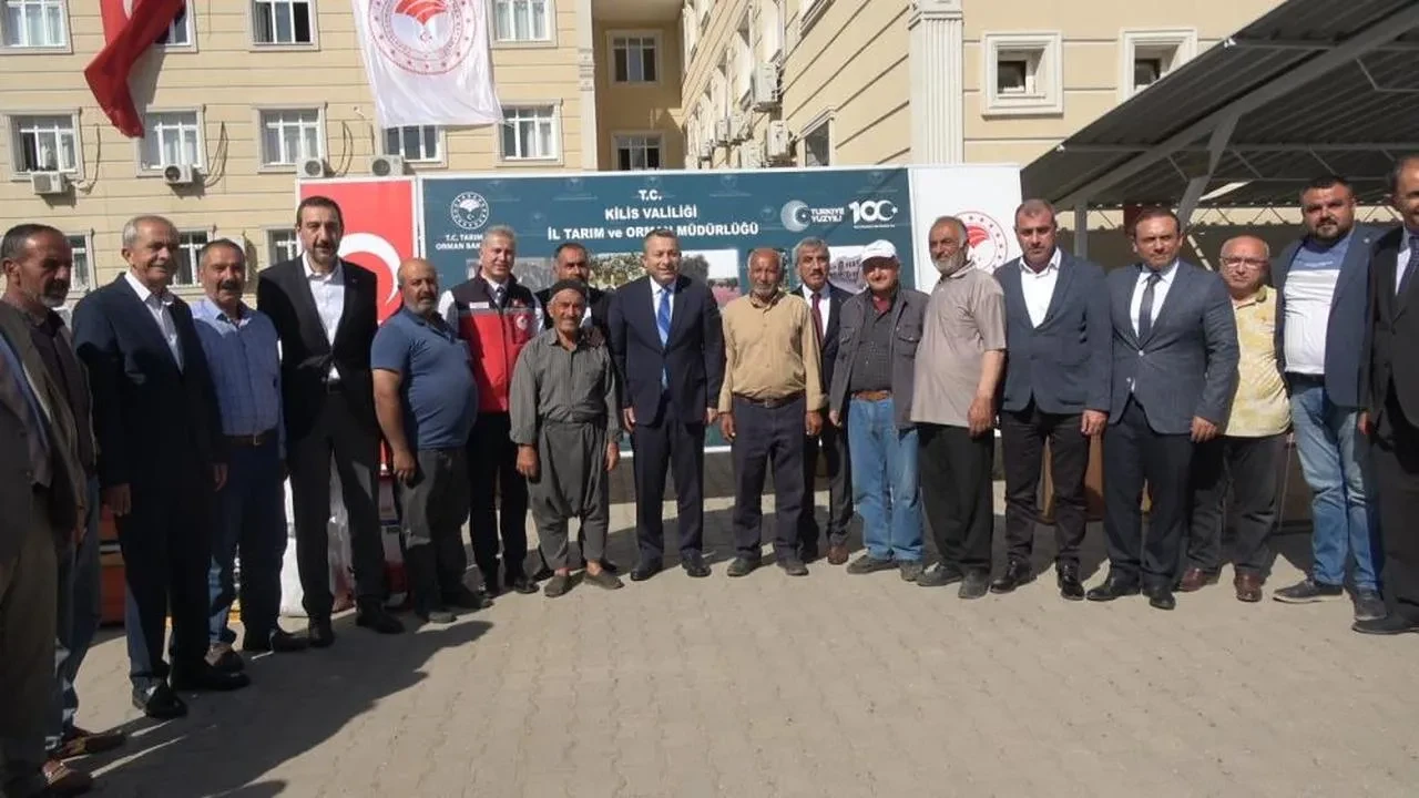 Kilis'te çiftçilere tarım ekipmanları dağıtıldı! Süt sağım ve arıcılık desteği için projeler devrede