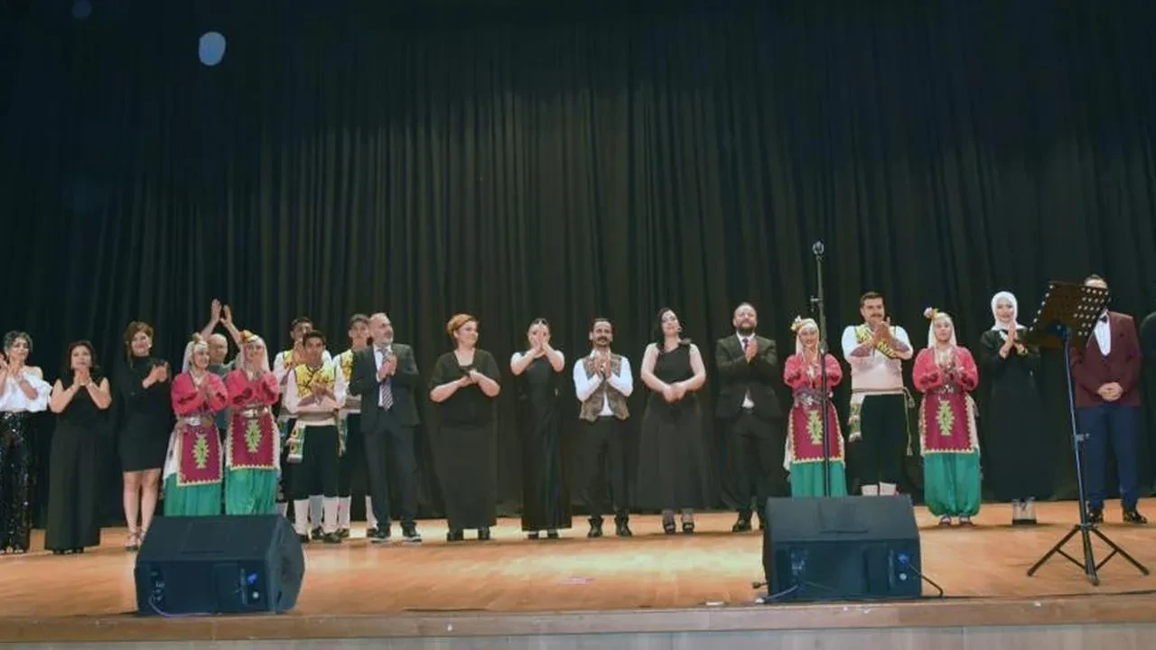Muğla Sıtkı Koçman Üniversitesi'nde anadolu rüzgarı: "Her Telden Her İlden 4" konseri coşku dolu anlara sahne oldu!