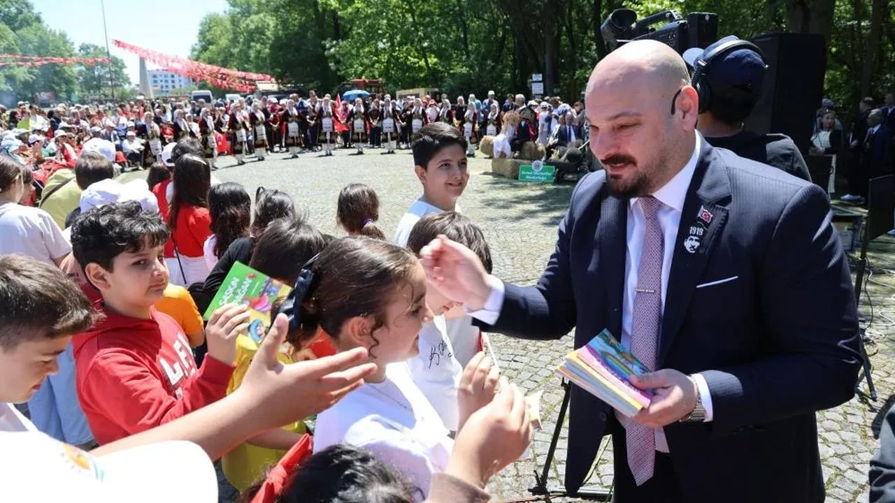 Atakum'da 19 Mayıs coşkusu: Gençler müzik eşliğinde bayramı kutladı