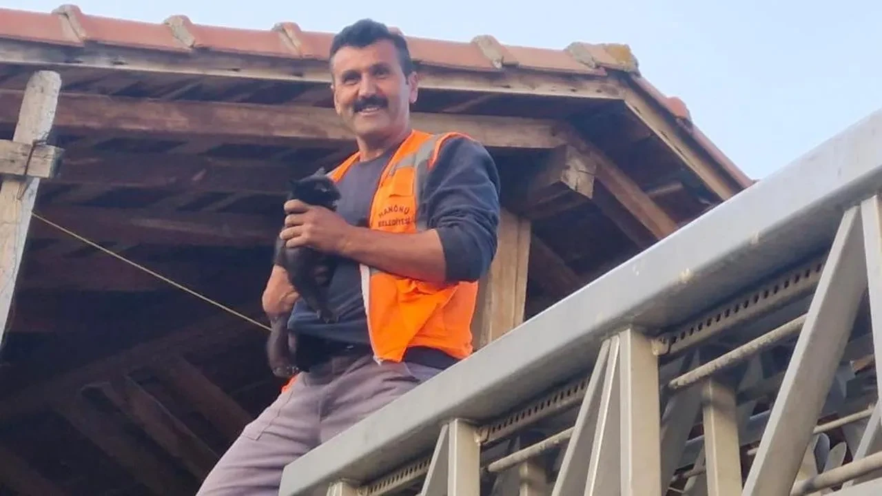 İstanbul'da sağanak yağış felaketi: Su baskınları ve itfaiye müdahalesi başladı!