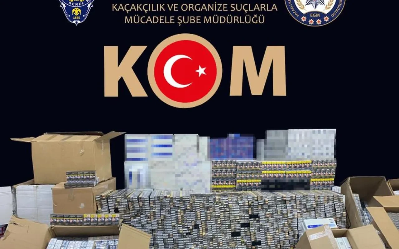 İzmit'te züccaciye ürünleri arasından kaçak sigara çıktı