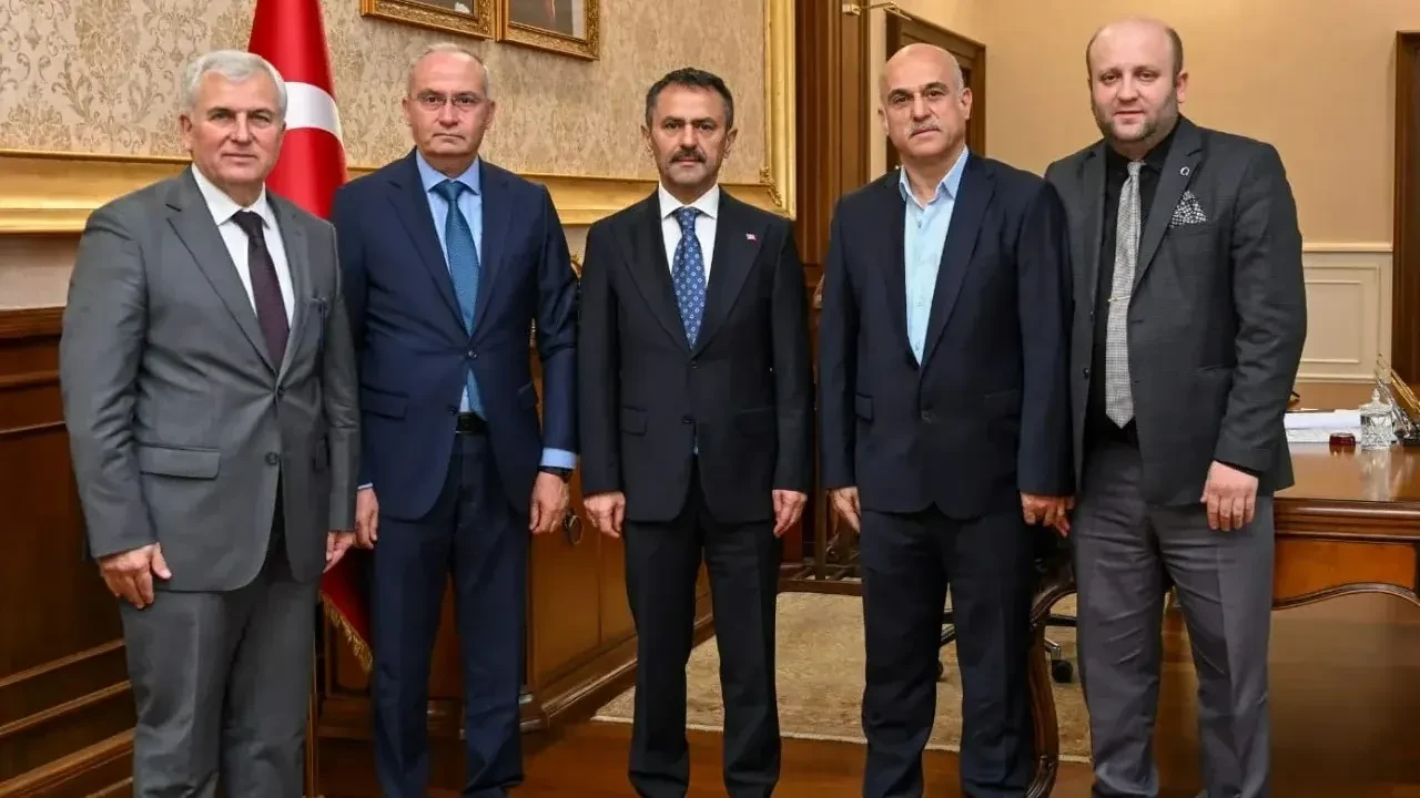 Kocaeli Valisi Aktaş, otogar işletmecileriyle sektör sorunlarını görüştü