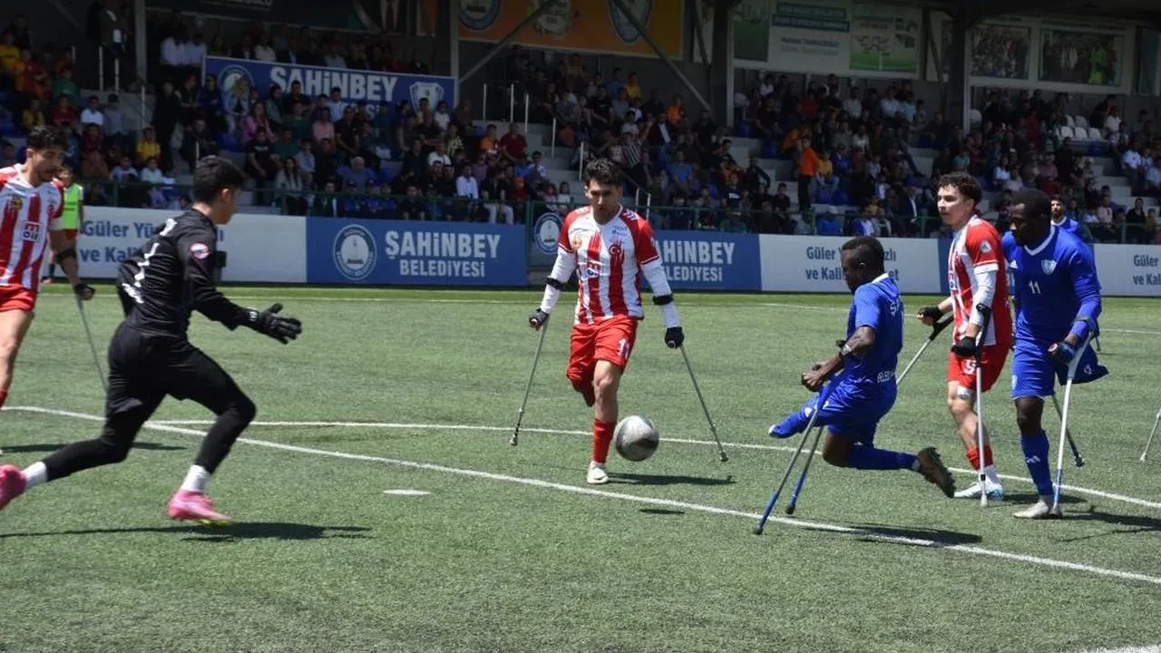 Şahinbey Ampute Futbol Takımı, TSK'yı yenerek şampiyonluk hedefine bir adım daha yaklaştı