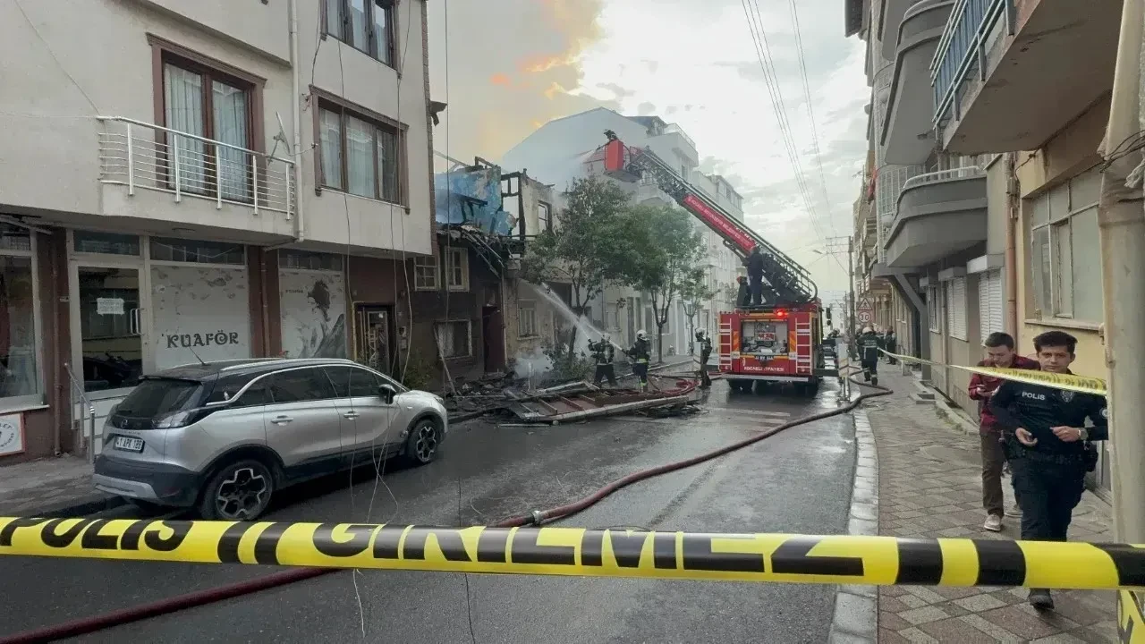 Darıca'da yangın dehşeti: İki itfaiye eri büyük bir tehlike atlattı