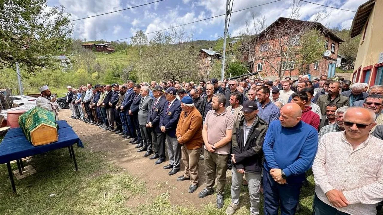 Şehit babası Mehmet Açıkgöz, son yolculuğuna uğurlandı