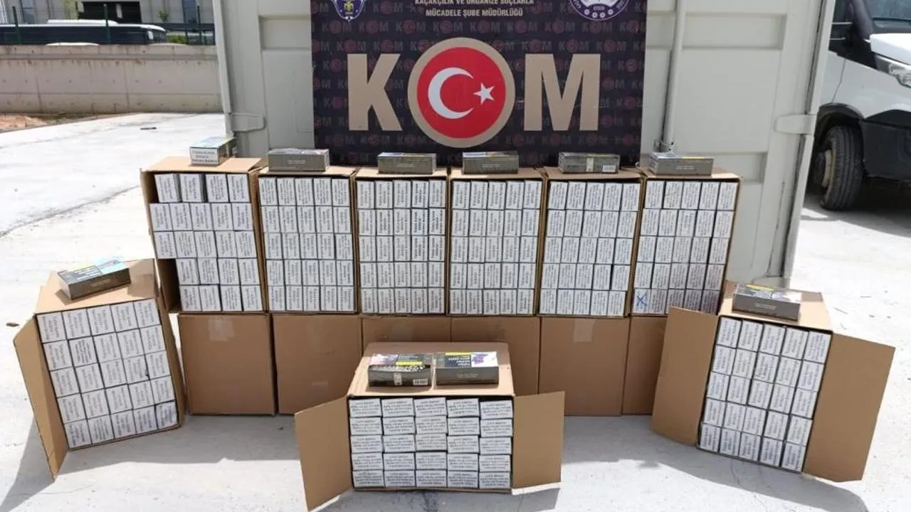 Şüphe üzerine durdurulan araçta: Binlerce makaron ele geçirildi