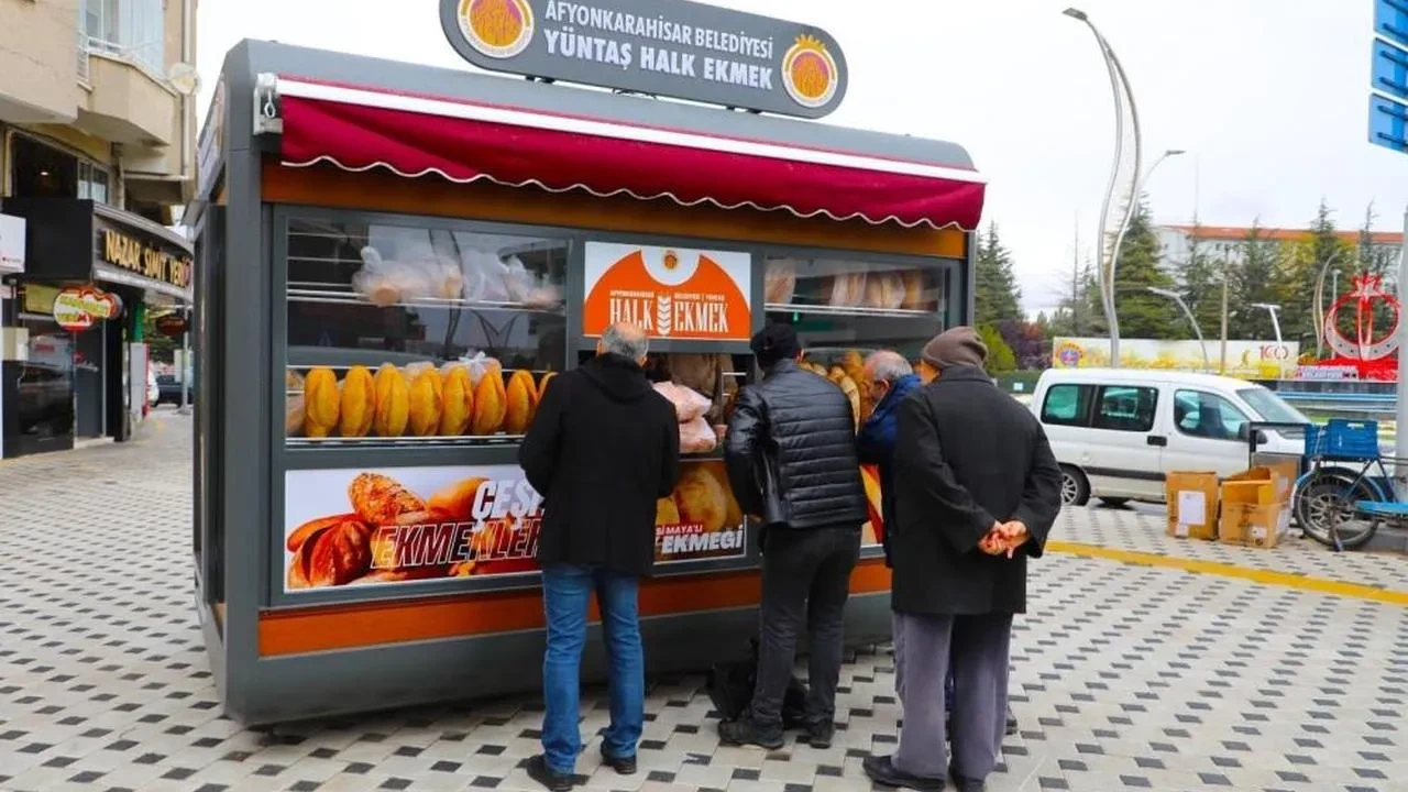 Afyonkarahisar'da ekmeğe büyük zam: Fiyat 5 TL'den 7 TL'ye yükseldi