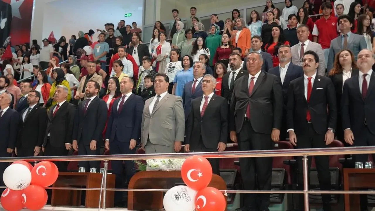 Niğde'de 19 Mayıs coşkusu uçurtmalarla taşındı