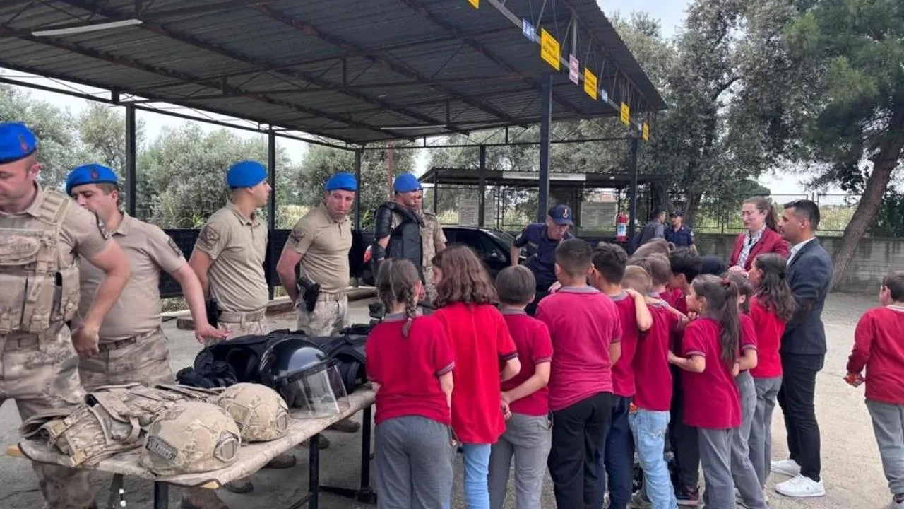Öğrenciler, jandarmanın dünyasını keşfetti! Köşk İlçe Jandarma Komutanlığı'na ziyarette neler yaşandı?