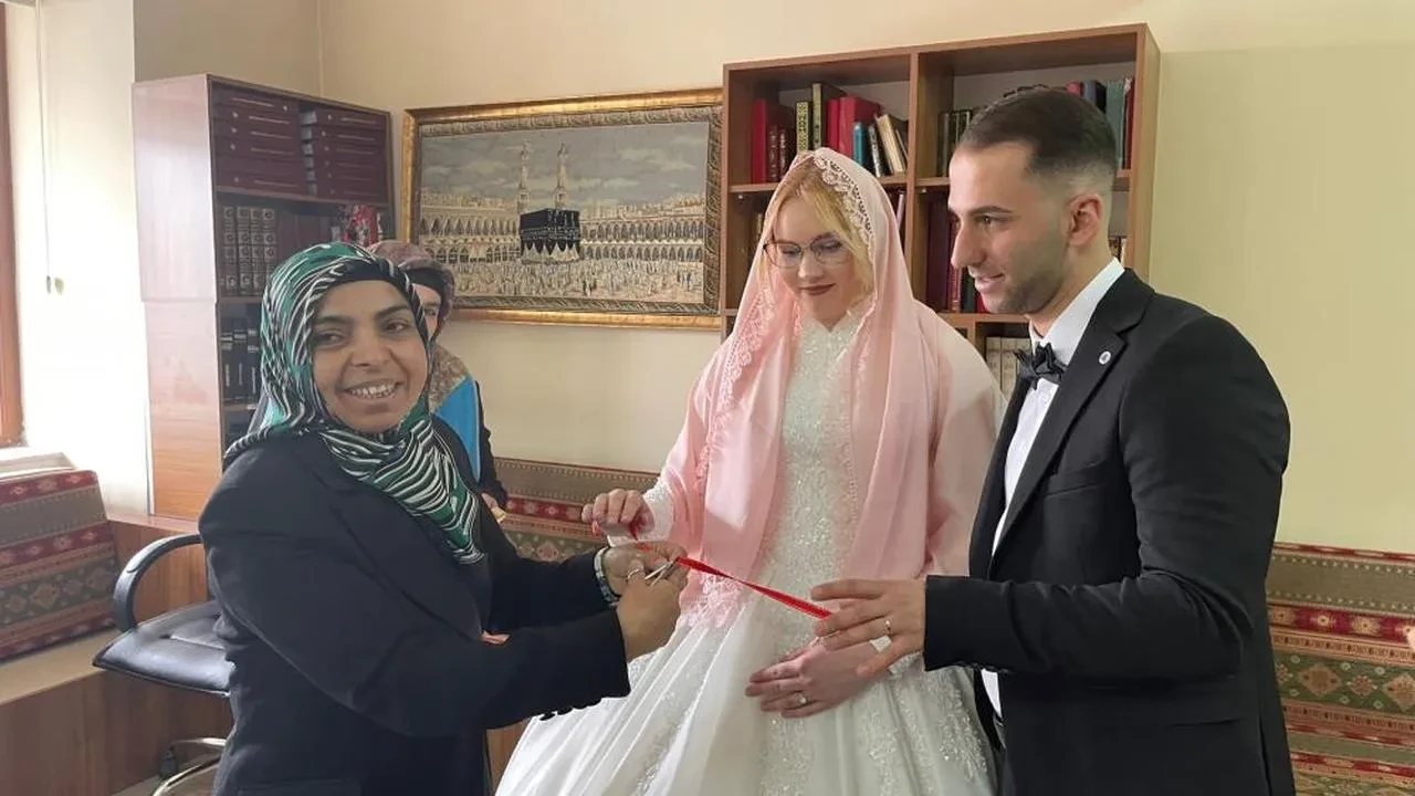 Estonya'dan Erzincan'a gelen Janelika, Müslümanlık yolunu seçti