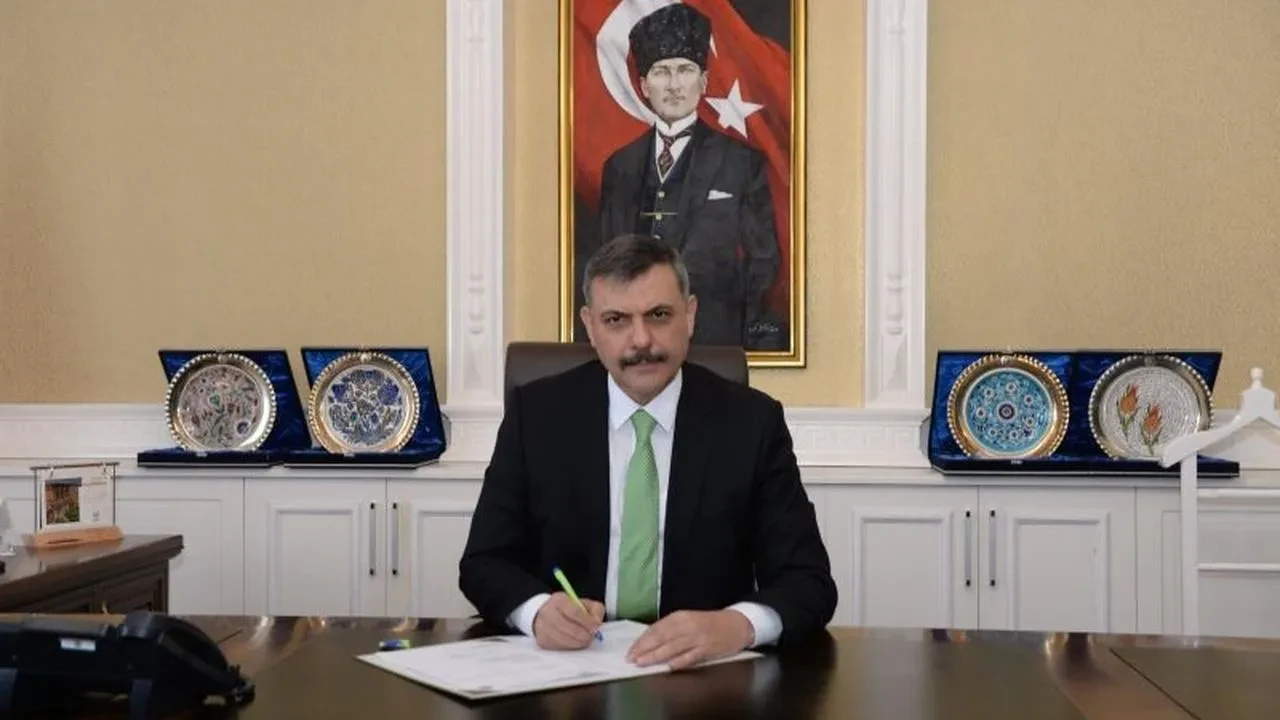 Erzurum Valisi Çiftçi'den 19 Mayıs mesajı: Gençler, sanlı tarihimizin emanetçisidir!