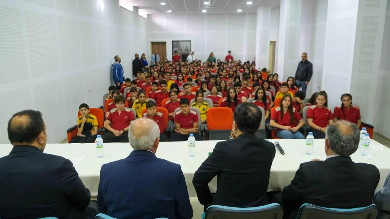 Kocasinan’da öğrencilere gelecek meslekleri tanıtıldı: Hangi isimler spektaküler tavsiyelerde bulundu?