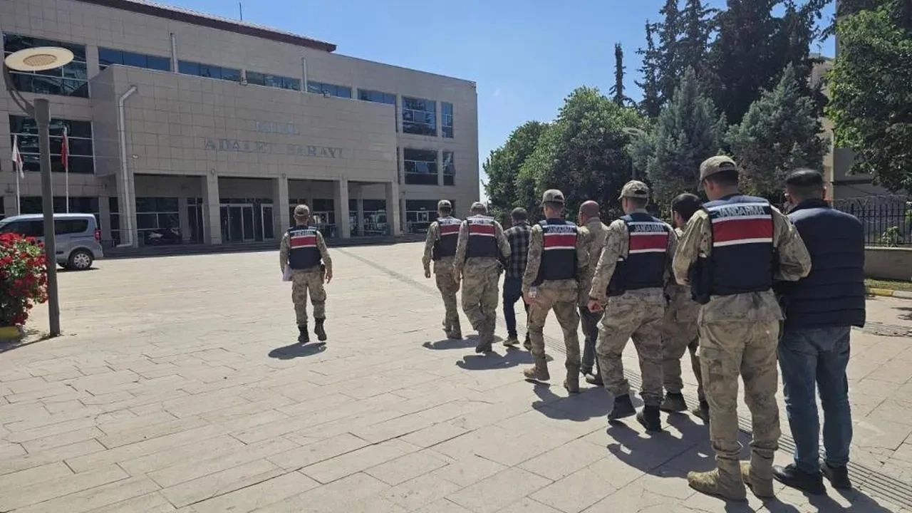 Kilis'te sit alanında kaçak kazı operasyonu: 5 şüpheli suçüstü yakalandı