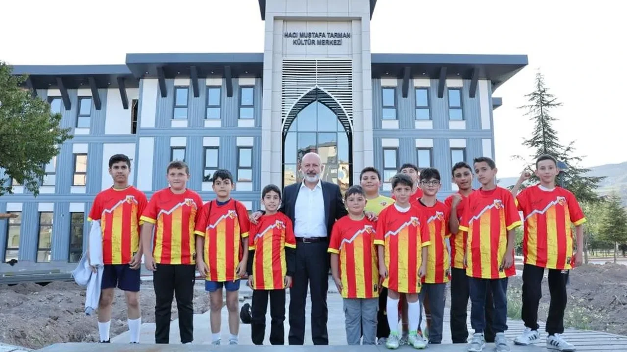 Başkan Çolakbayrakdar: Şehrimizin en eşsiz merkezi, 7'den 70'e herkesin vazgeçilmezi olacak