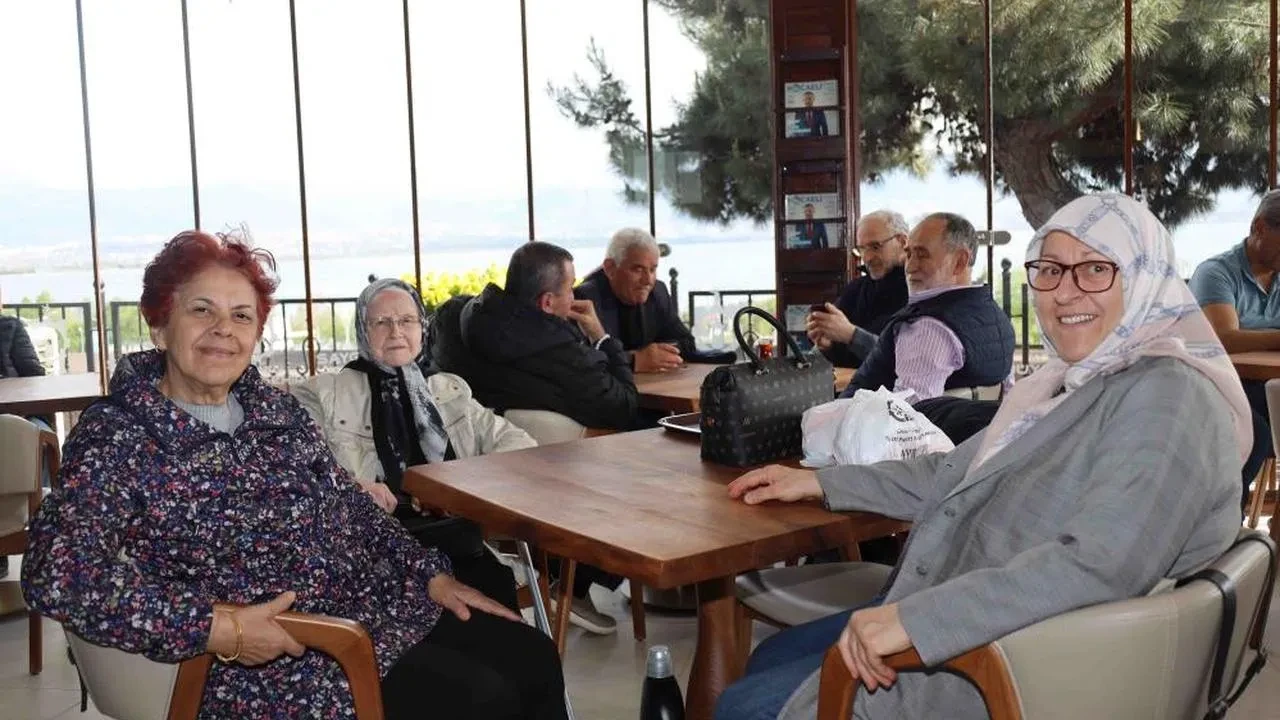 Kocaeli'de 65 yaş ve üstü için yeni bir sosyal buluşma noktası: Saygınlar Kulübü açıldı