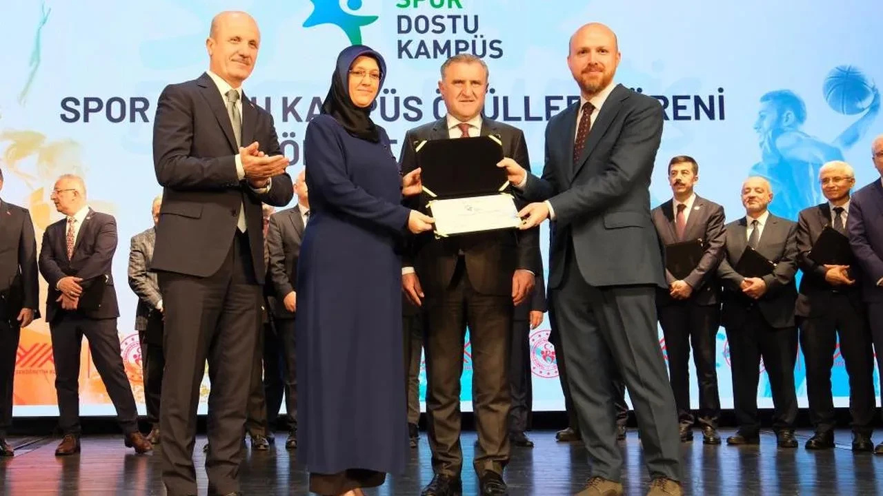 Manisa CBÜ, 'Spor Dostu Kampüs' ödülüyle taçlandı
