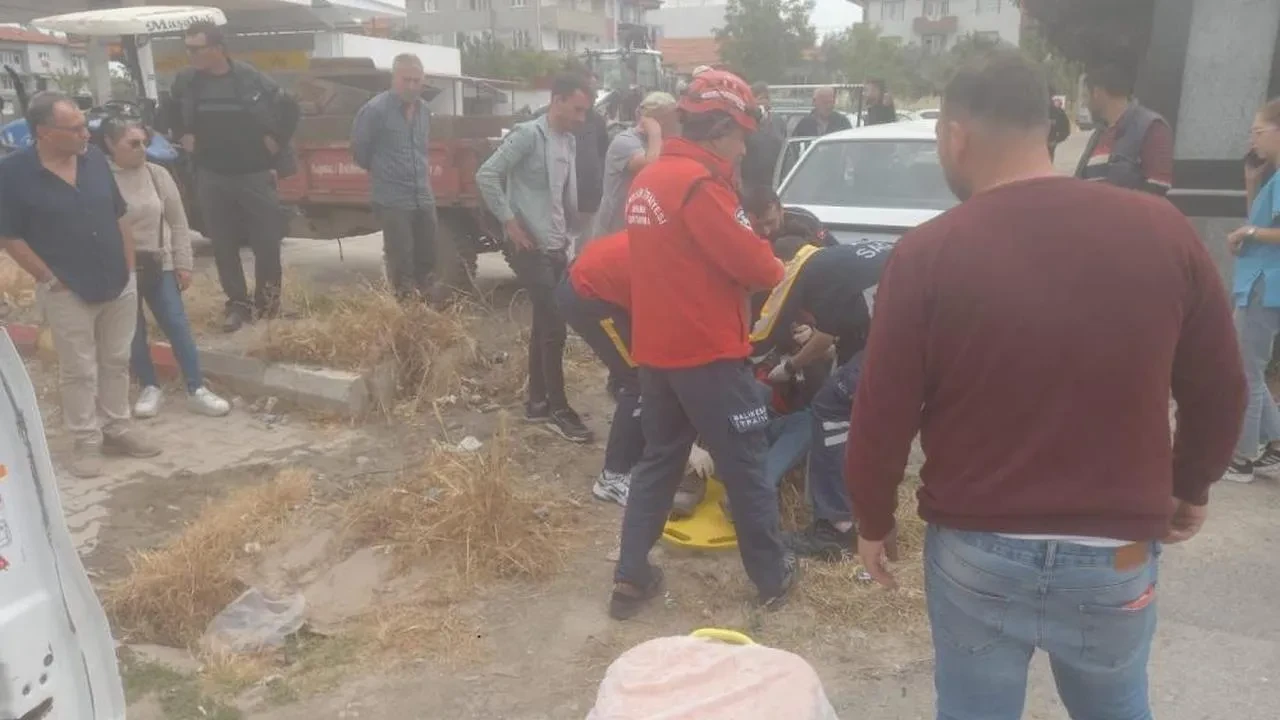 Balıkesir'de iki aracın çarpıştığı feci kazada 2 yaralı