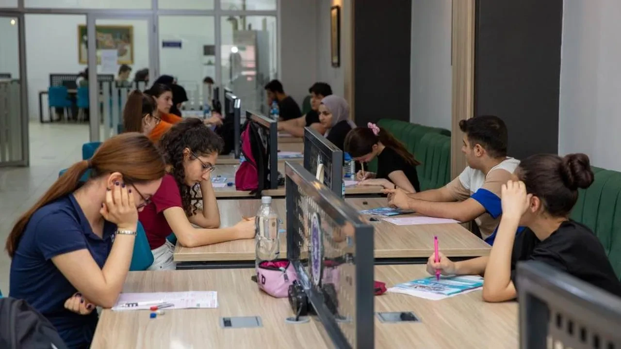 Büyükşehir’den üniversite adaylarına sınav provası: Tyt ve ayt deneme sınavı düzenlendi