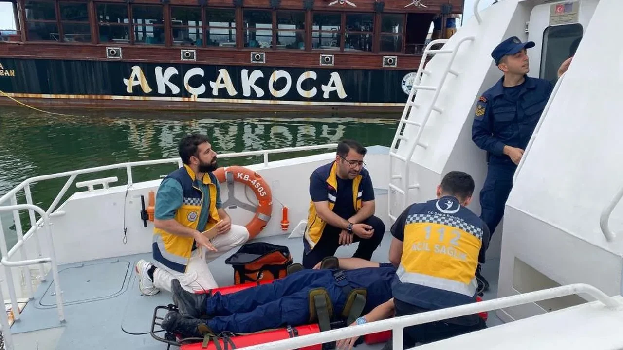 Akçakoca'da denizden tıbbi tahliye eğitimi: Acil durumlara hazırlık için önemli adım